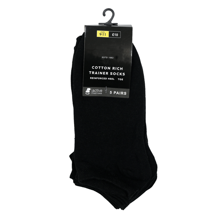 mens cotton rich black trainer socks with reinforced heel and toe in cardboard packaging with hook for hanging in size 9-11, 5 pairs, active freshness