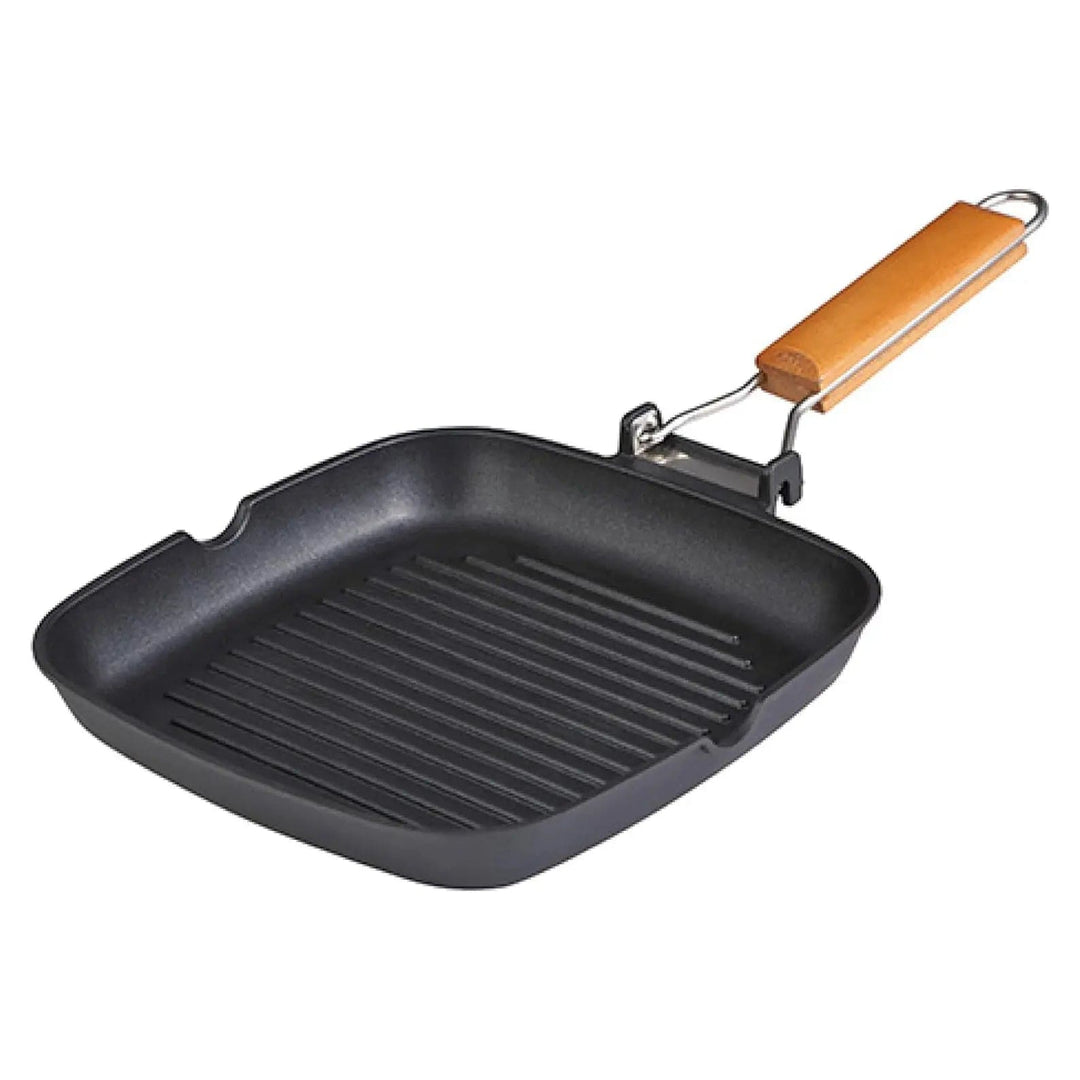 Black grill pan with folding wooden handle and lips to drain excess liquid