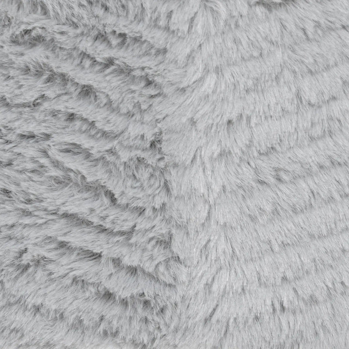 Close up the light grey faux fur on Silentnight duvet cover