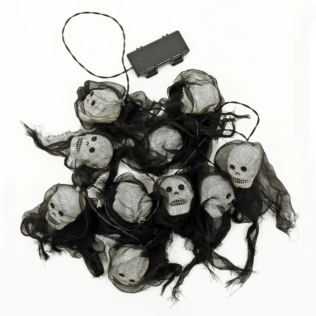 Set of 10 skull head Halloween string lights with battery box