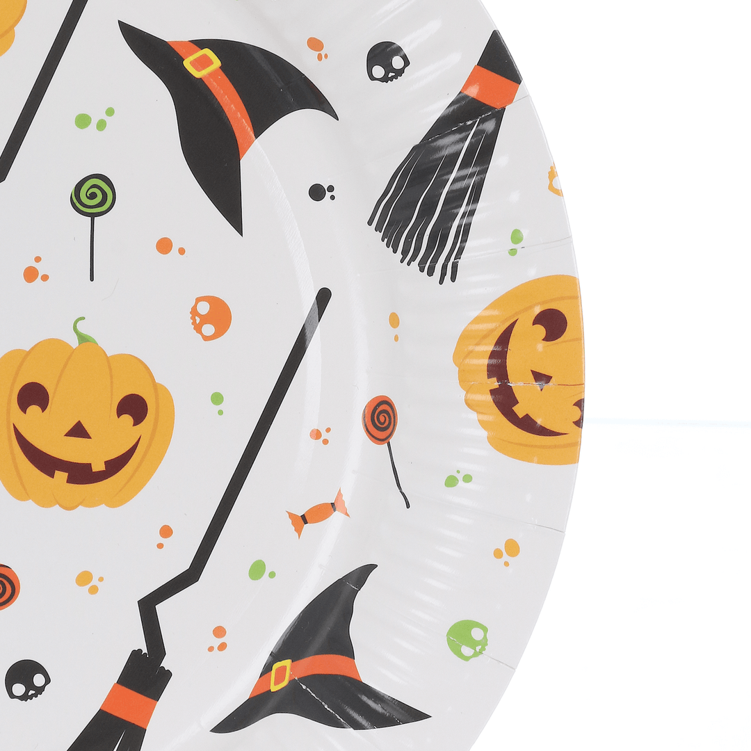 detail shot of ridges on halloween paper plate